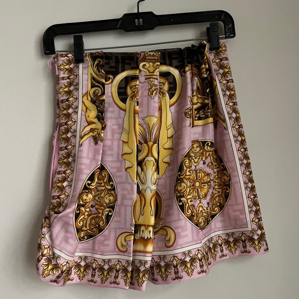Like new Fendace Multicolour Silk Skirt $1,895 36 0 FENDI VERSACE - Picture 4 of 9